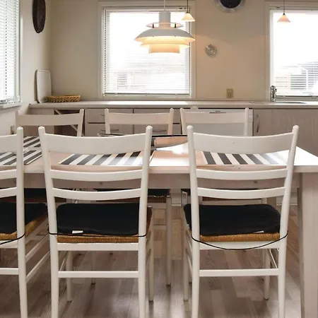 Hébergement de vacances Three-bedroom Holiday In